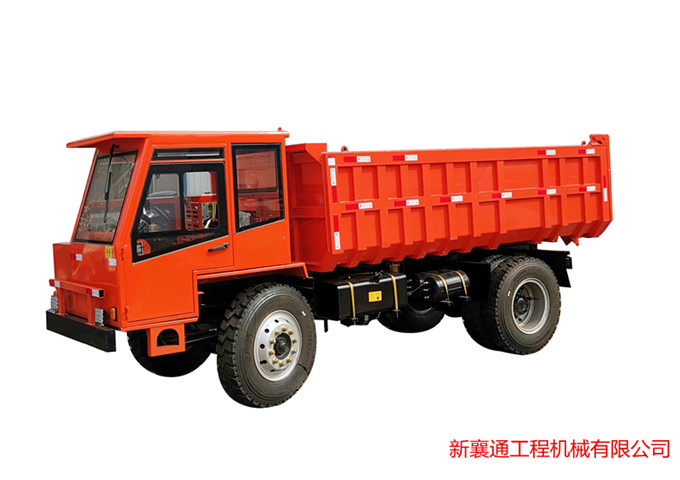 25噸礦渣運(yùn)輸車(chē).jpg